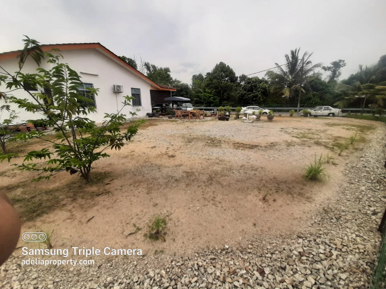 Teres Setingkat Taman Matahari Heights